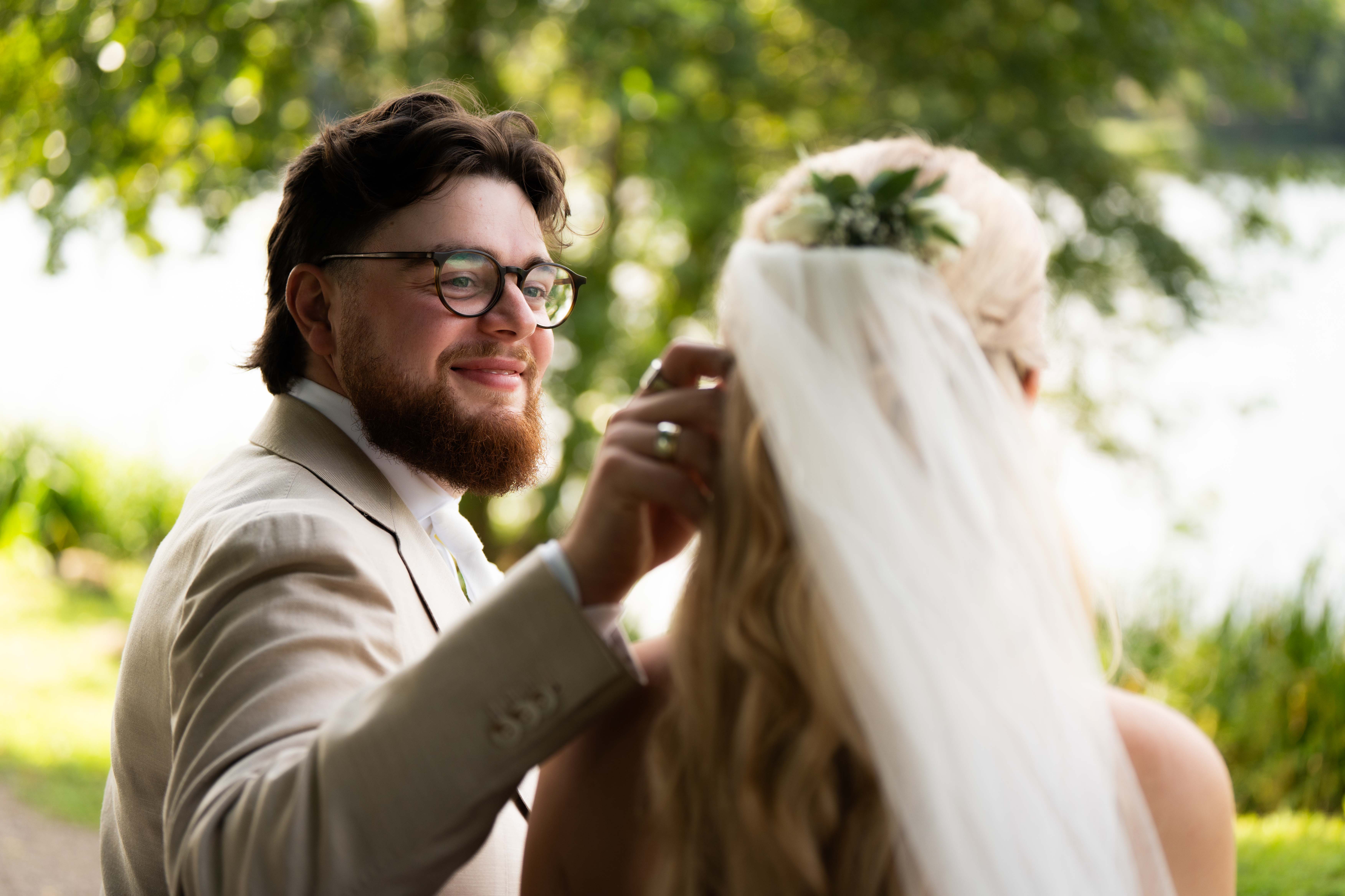 Hochzeitsfotograf Sara & Laurenz – Gäste feiern auf der Hochzeit